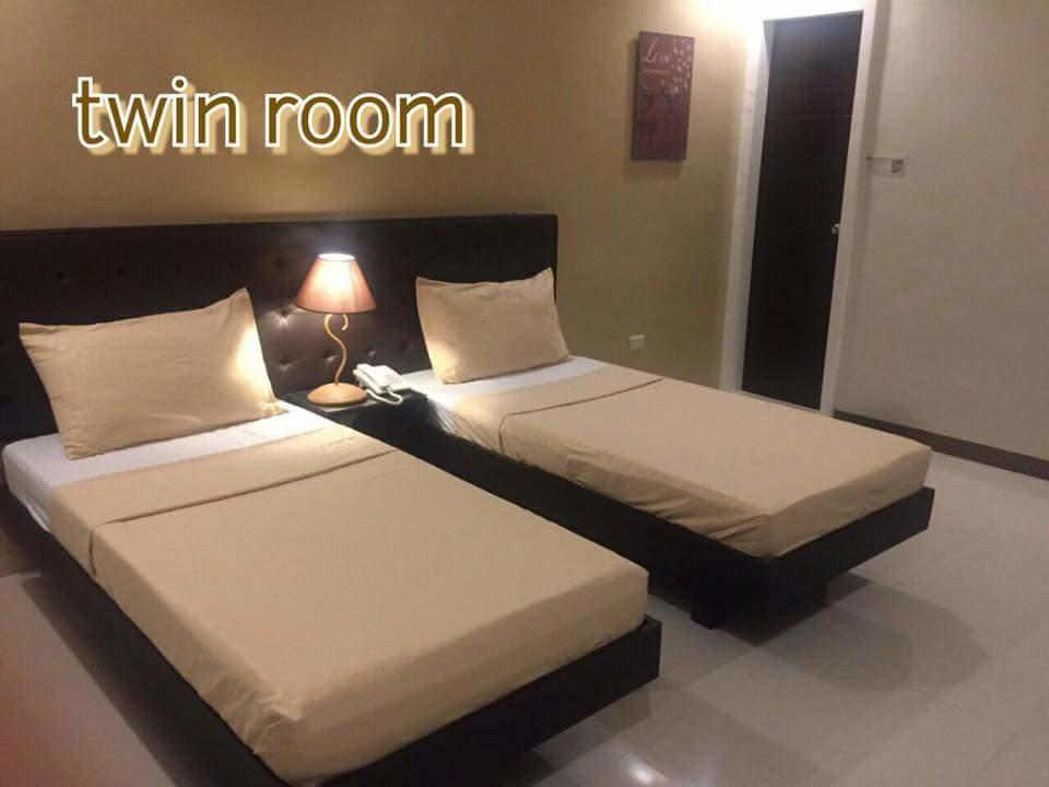Urbantel Hotel Лусена Экстерьер фото